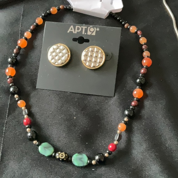 2 Necklaces & 4 Pairs of Fashionable Earrings, Gorgeous Sets🧡🔥💚❤️🔥💕🔥💙🔥♥️ - Picture 7 of 7